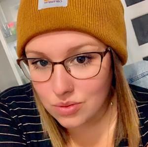 Meet your Posher, Roxanne